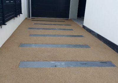 Allée en beige
